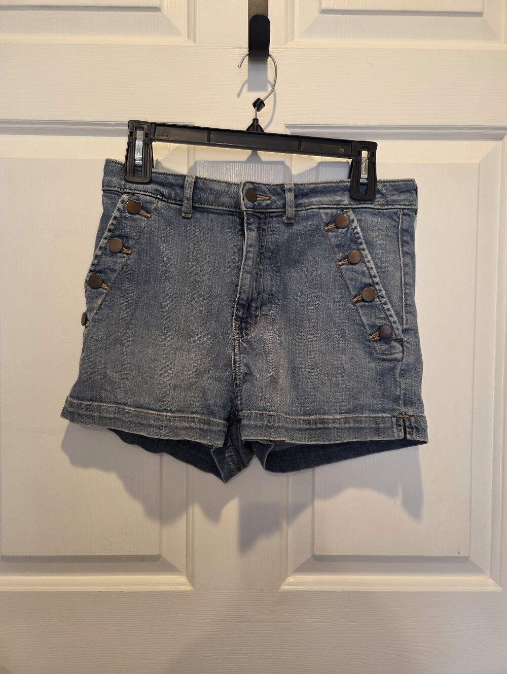 H&M Vintage Style Denim Shorts Size 10 Button Detail 💙
